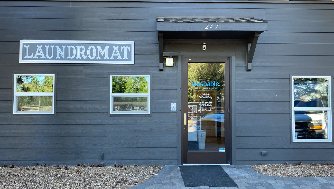 Exterior Front Entrance of Washable Laundromat in Sisters Oregon